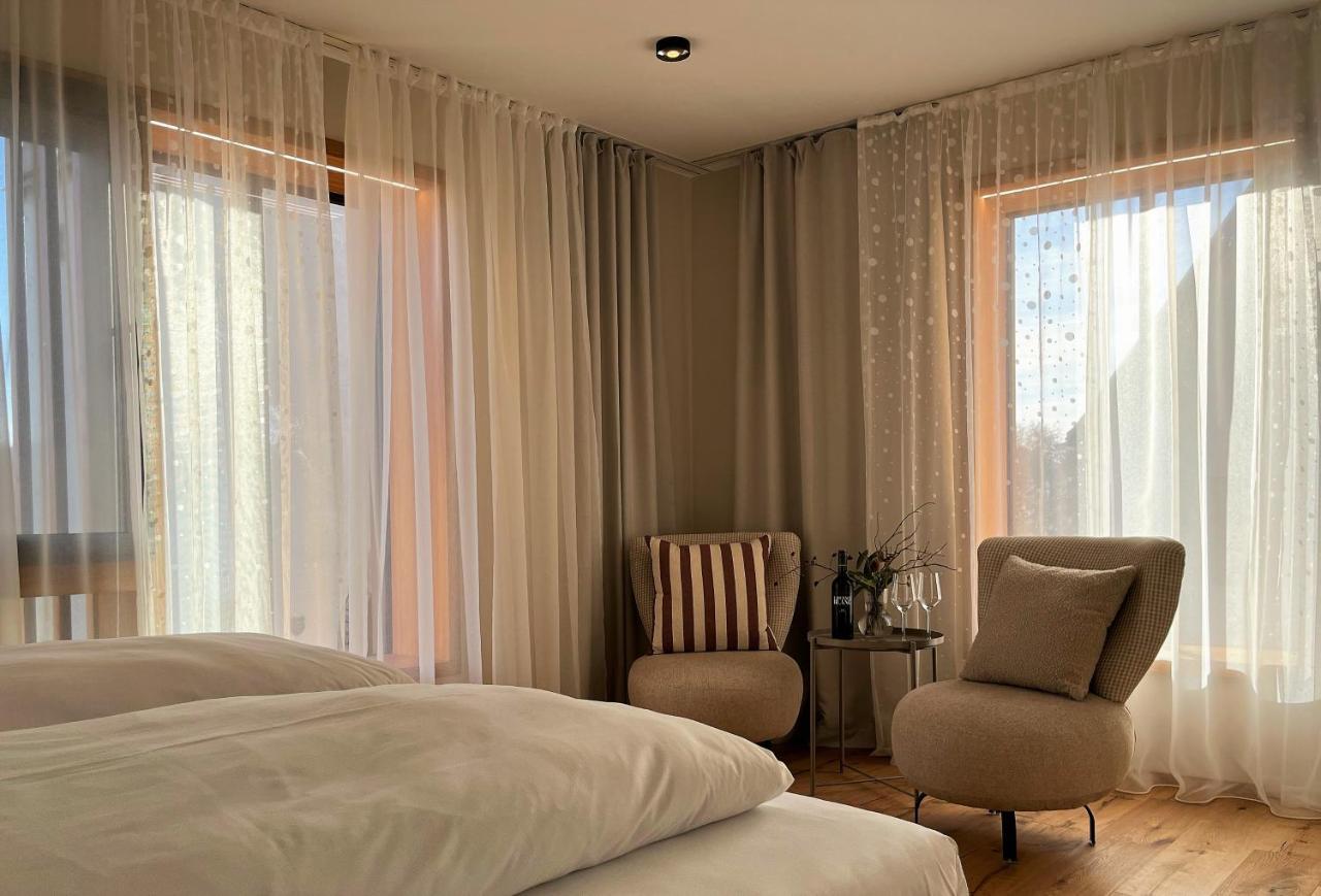 Hotel-Weingut Bernard Sulzfeld am Main Eksteriør billede